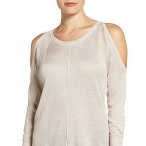 VINCE CAMUTO - Cold shoulder silver sweater
